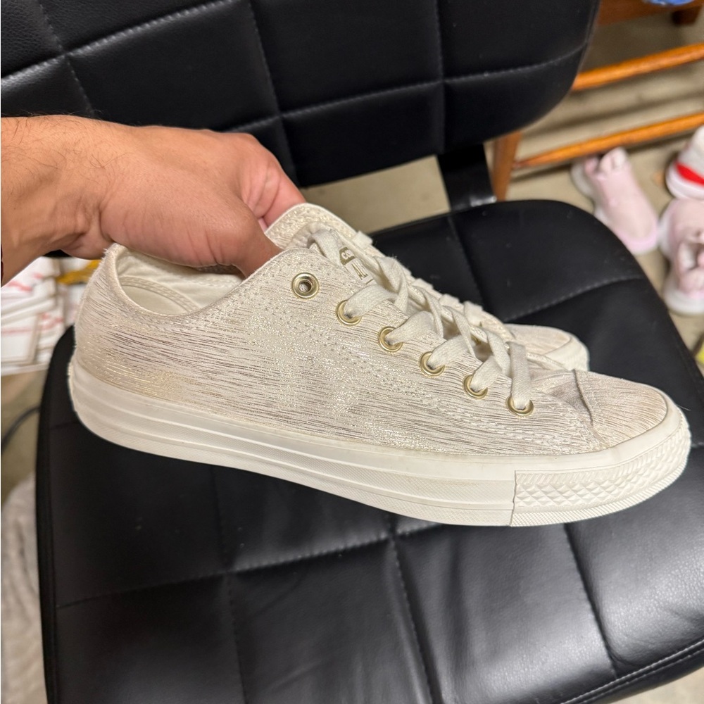 Converse Chuck Taylor All Star CTAS Low Metallic Gold 561647C Womens Size 9 Used